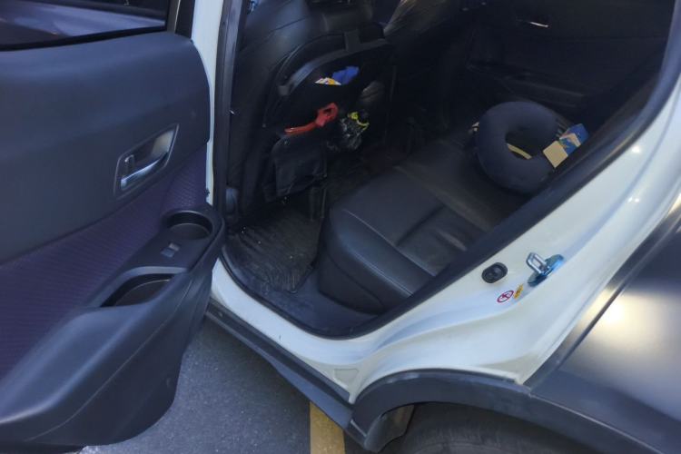 Used Toyota IZOA 2018 2.0L Yichi Edition China V Standard Interior 4