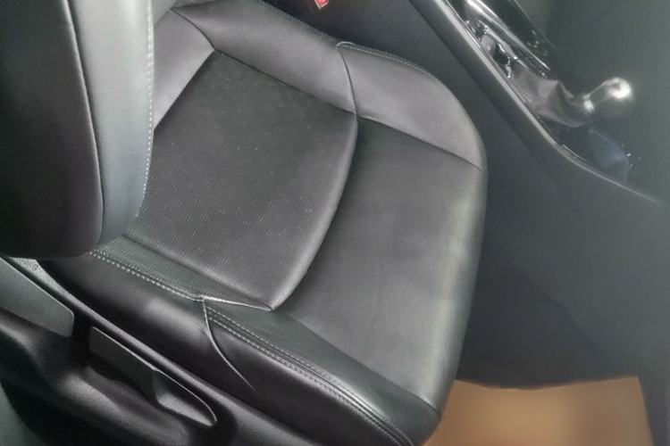 Used Toyota IZOA 2018 2.0L Yichi Version China VI Standard Interior 6