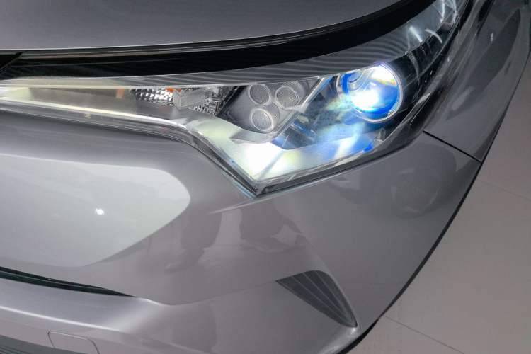 Used Toyota IZOA 2018 2.0L Yichi Version China VI Standard Left Front Headlight