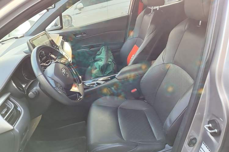Used Toyota IZOA 2018 2.0L Yixuan Sunroof Version China V Standard Left Front Seat