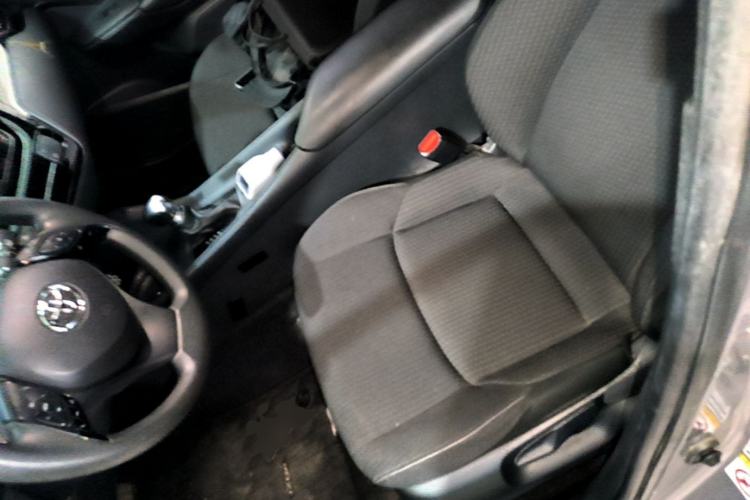 Used Toyota IZOA 2018 2.0L Yidong Version China V Standard Left Front Seat