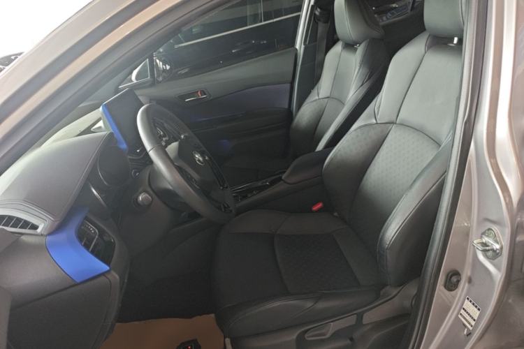 Used Toyota IZOA 2018 2.0L Yichi Version China VI Standard Left Front Seat