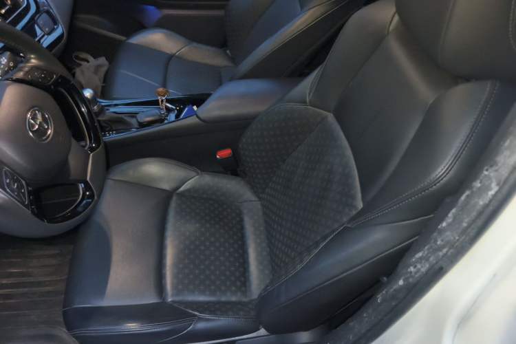 Used Toyota IZOA 2018 2.0L Yichi Edition China V Standard Left Front Seat