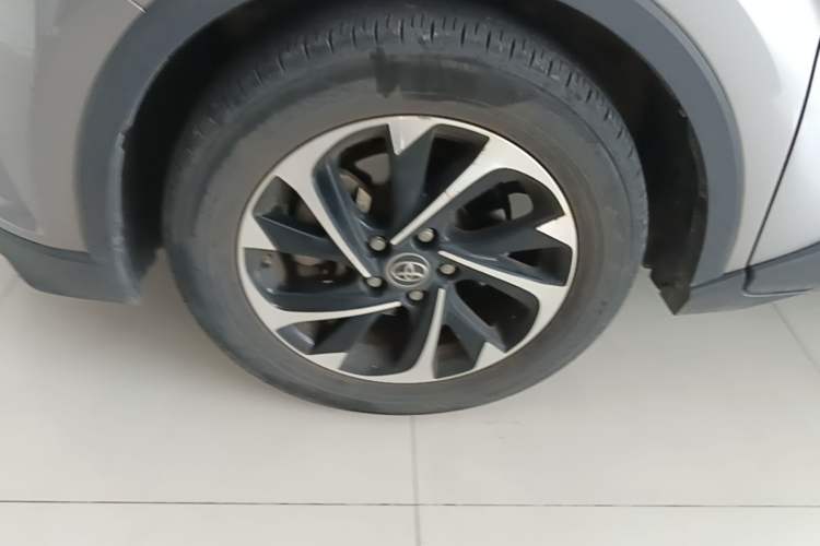 Used Toyota IZOA 2018 2.0L Yichi Version China VI Standard Left Front Wheel Hub