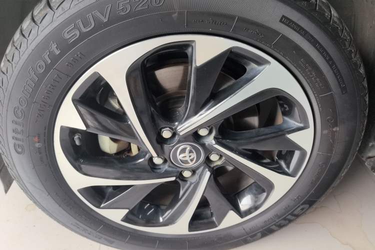 Used Toyota IZOA 2018 2.0L Yichi Version China VI Standard Left Front Wheel Hub