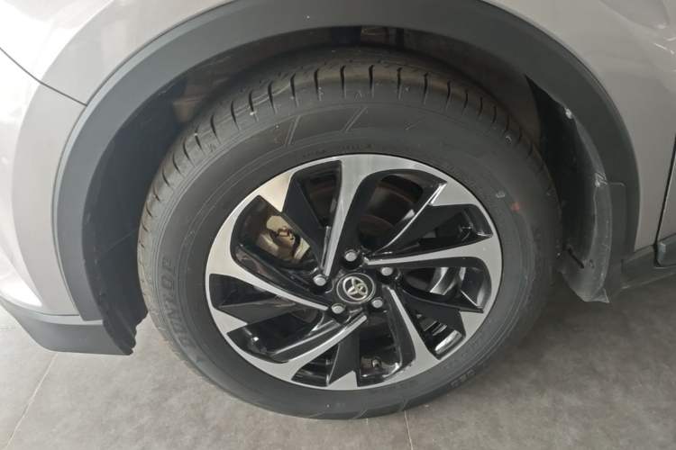 Used Toyota IZOA 2018 2.0L Yichi Version China VI Standard Left Front Wheel Hub