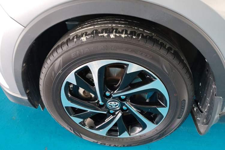Used Toyota IZOA 2018 2.0L Yichi Edition China V Standard Left Front Wheel Hub