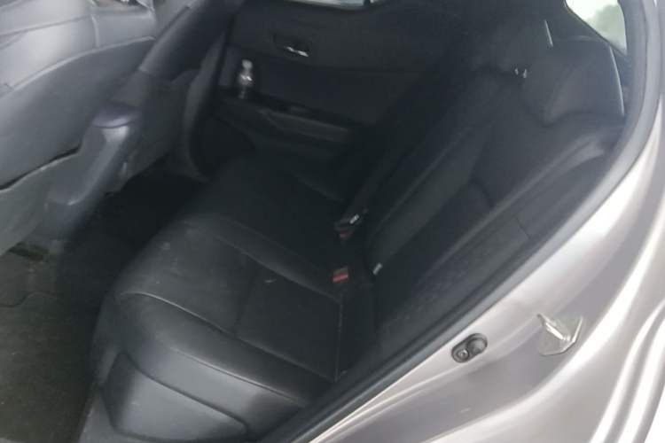 Used Toyota IZOA 2018 2.0L Yichi Version China VI Standard Left Rear Seat