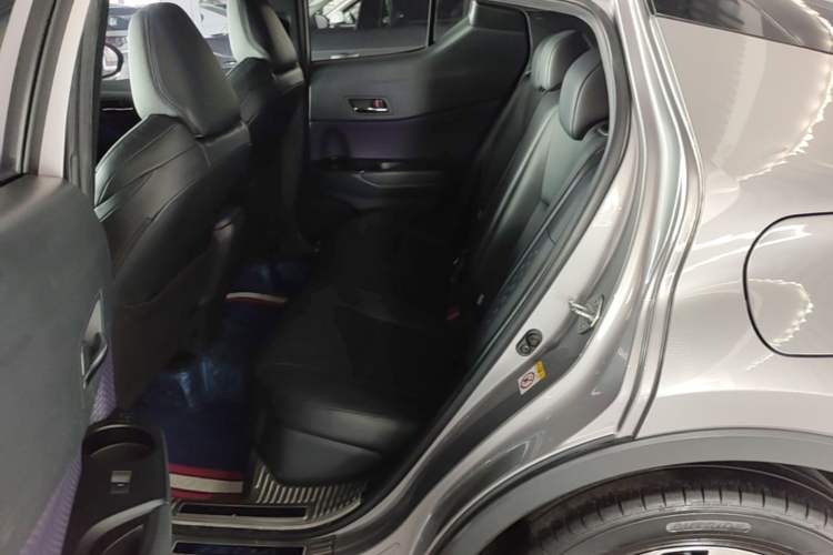 Used Toyota IZOA 2018 2.0L Yichi Edition China V Standard Left Rear Seat
