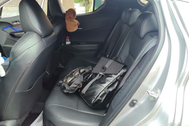 Used Toyota IZOA 2018 2.0L Yichi Edition China V Standard Left Rear Seat