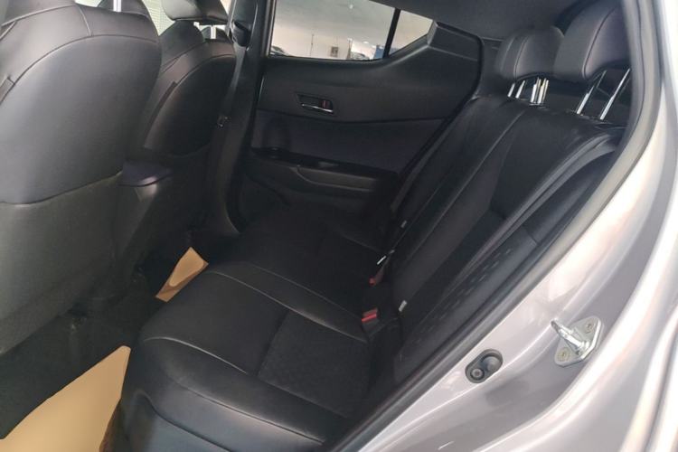Used Toyota IZOA 2018 2.0L Yichi Edition China V Standard Left Rear Seat