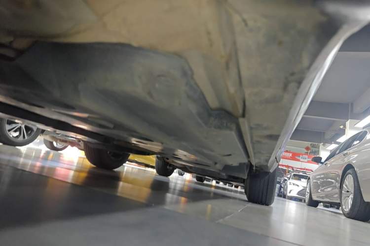 Used Toyota IZOA 2018 2.0L Yichi Edition China V Standard Left Side Sill
