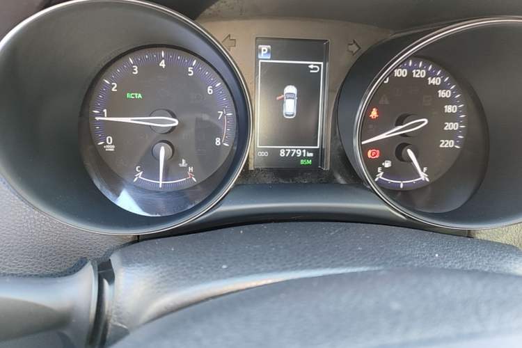 Used Toyota IZOA 2018 2.0L Yixuan Sunroof Version China V Standard Odometer Close Up