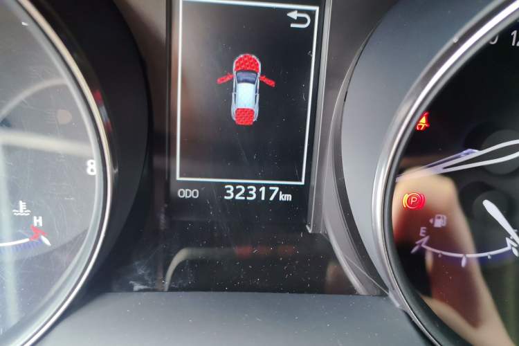 Used Toyota IZOA 2018 2.0L Yichi Edition China V Standard Odometer Close Up