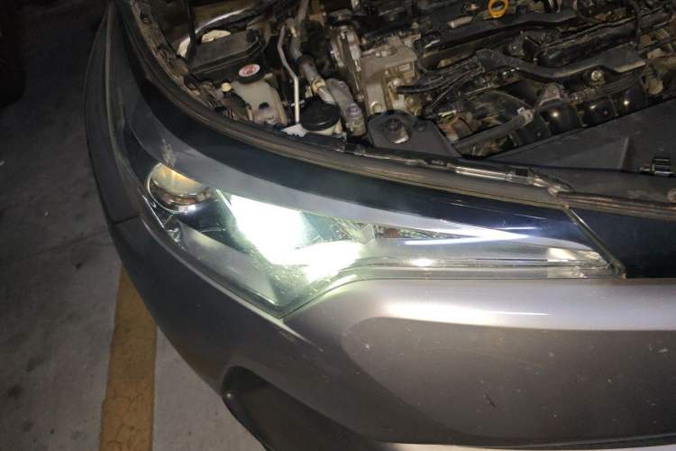 Used Toyota IZOA 2018 2.0L Yichi Version China VI Standard Right Front Headlight