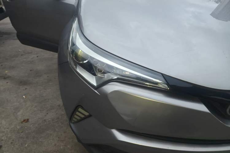 Used Toyota IZOA 2018 2.0L Yichi Edition China V Standard Right Front Headlight
