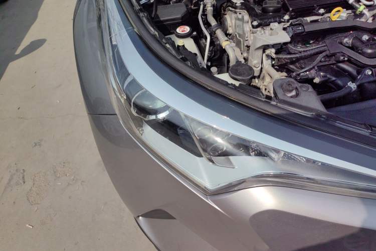 Used Toyota IZOA 2018 2.0L Yichi Version China VI Standard Right Front Headlight