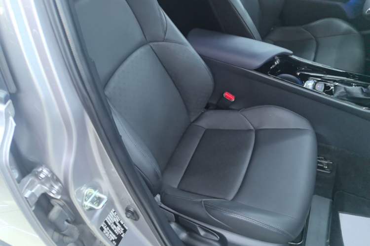 Used Toyota IZOA 2018 2.0L Yichi Version China VI Standard Right Front Seat