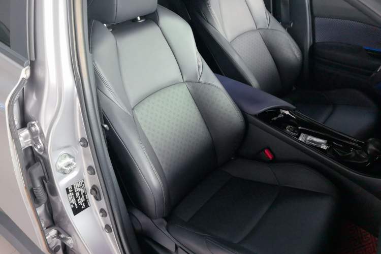 Used Toyota IZOA 2018 2.0L Yichi Version China VI Standard Right Front Seat