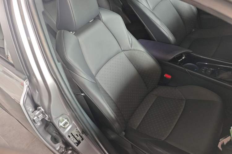 Used Toyota IZOA 2018 2.0L Yichi Version China VI Standard Right Front Seat