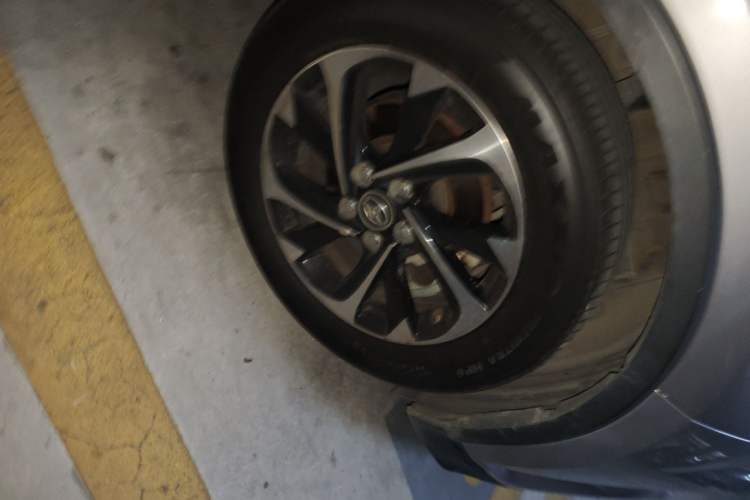 Used Toyota IZOA 2018 2.0L Yichi Version China VI Standard Right Front Wheel Hub
