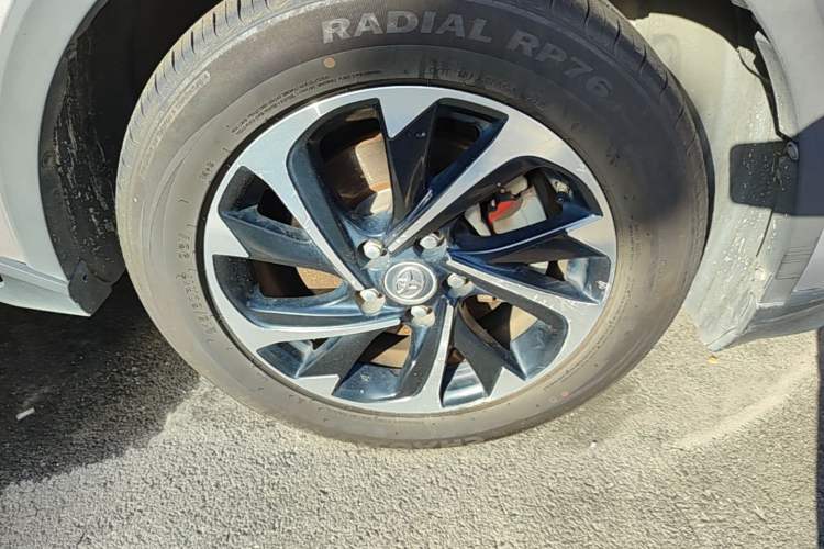 Used Toyota IZOA 2018 2.0L Yixuan Sunroof Version China V Standard Right Front Wheel Hub