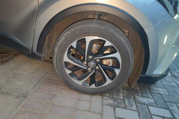 Used Toyota IZOA 2018 2.0L Yichi Version China VI Standard Right Front Wheel Hub