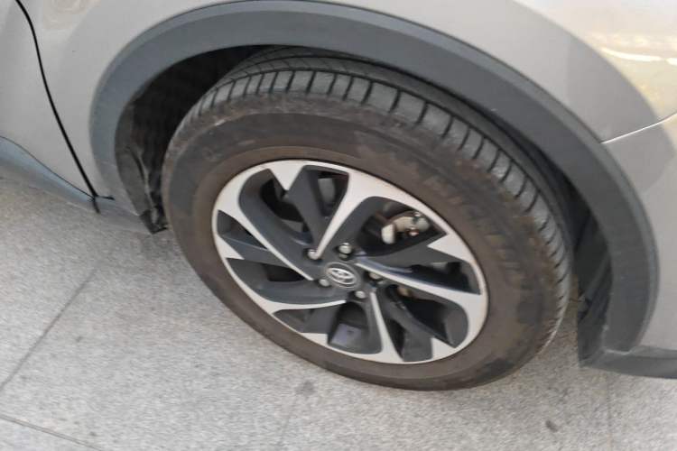 Used Toyota IZOA 2018 2.0L Yichi Version China VI Standard Right Front Wheel Hub