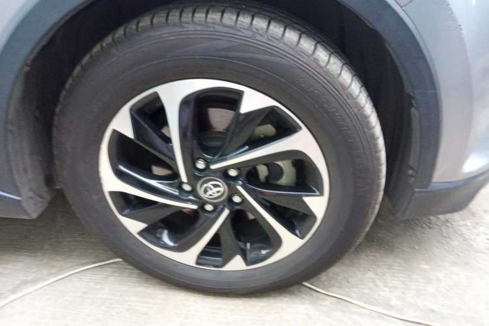 Used Toyota IZOA 2018 2.0L Yichi Version China VI Standard Right Front Wheel Hub