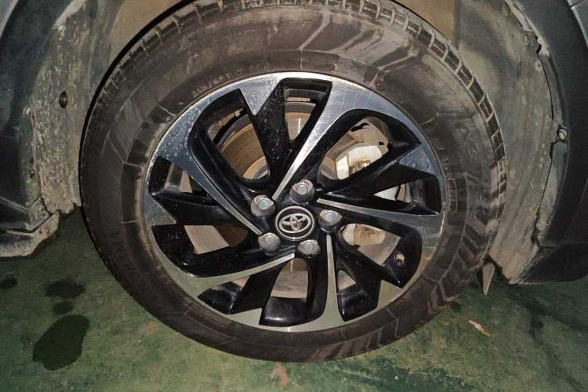 Used Toyota IZOA 2018 2.0L Yichi Version China VI Standard Right Front Wheel Hub