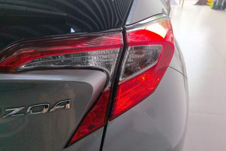 Used Toyota IZOA 2018 2.0L Yichi Version China VI Standard Right Rear Taillight