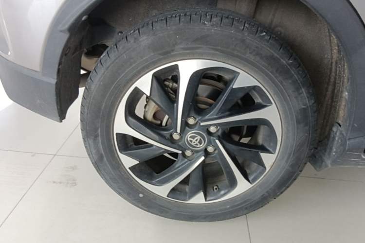 Used Toyota IZOA 2018 2.0L Yichi Version China VI Standard Right Rear Wheel Hub