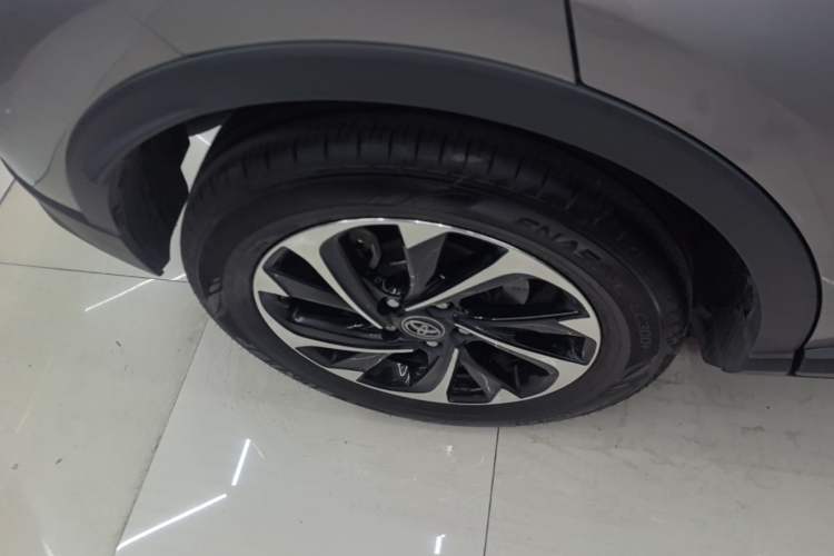 Used Toyota IZOA 2018 2.0L Yichi Version China VI Standard Right Rear Wheel Hub