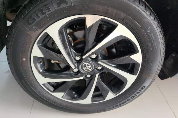 Used Toyota IZOA 2018 2.0L Yichi Version China VI Standard Right Rear Wheel Hub