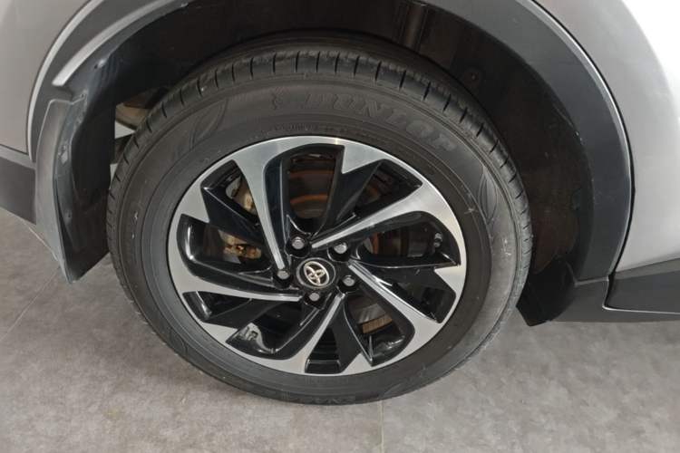 Used Toyota IZOA 2018 2.0L Yichi Version China VI Standard Right Rear Wheel Hub