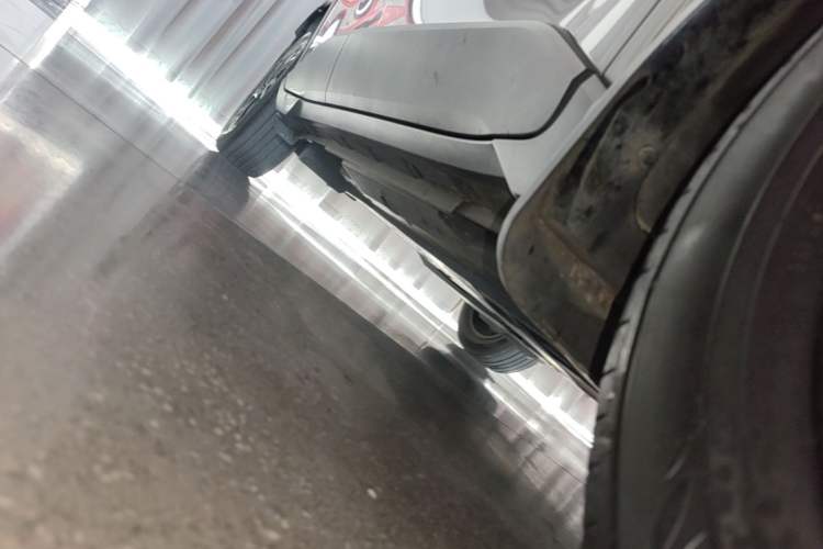 Used Toyota IZOA 2018 2.0L Yichi Edition China V Standard Right Side Sill