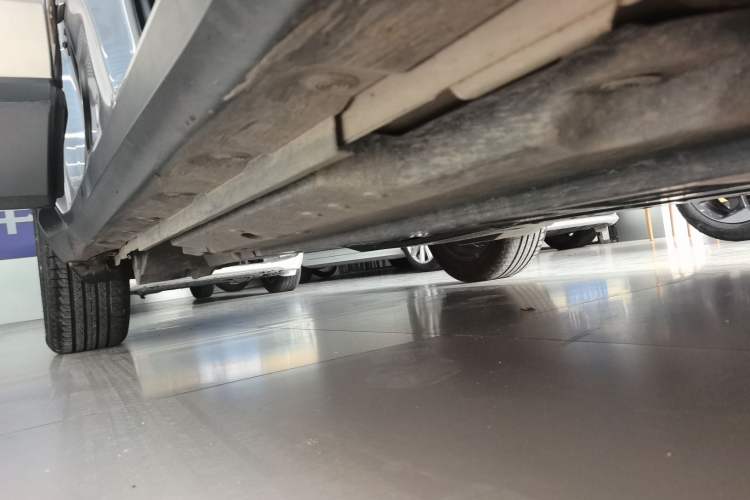 Used Toyota IZOA 2018 2.0L Yichi Version China VI Standard Right Side Sill