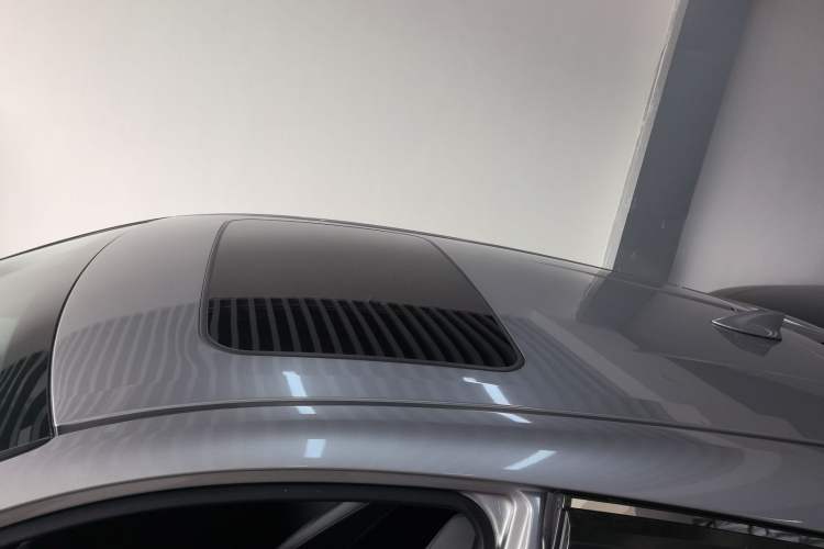 Used Toyota IZOA 2018 2.0L Yichi Version China VI Standard Roof