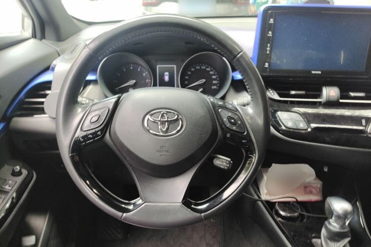 Used Toyota IZOA 2018 2.0L Yixuan Sunroof Version China VI Standard Steering Wheel