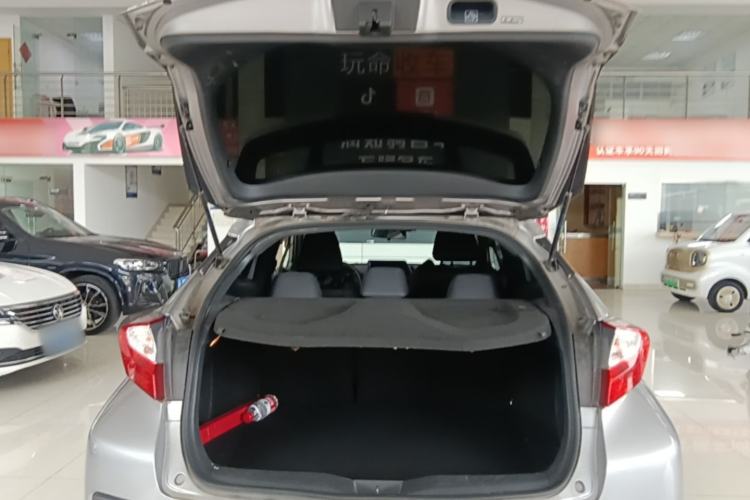 Used Toyota IZOA 2018 2.0L Yichi Version China VI Standard Trunk