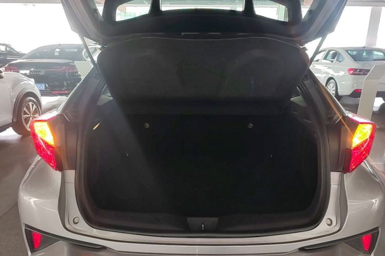 Used Toyota IZOA 2018 2.0L Yichi Edition China V Standard Trunk