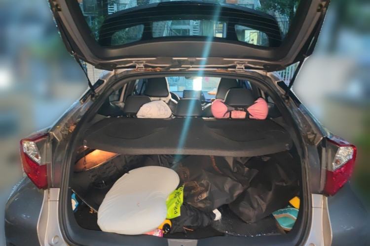 Used Toyota IZOA 2018 2.0L Yichi Version China VI Standard Trunk