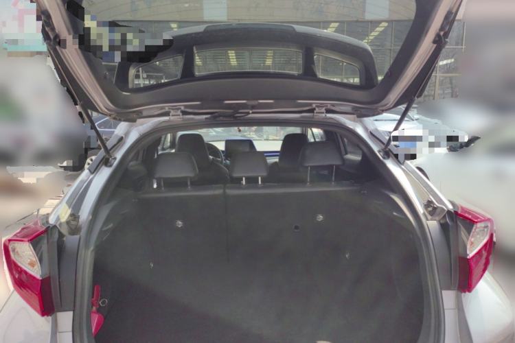 Used Toyota IZOA 2018 2.0L Yichi Version China VI Standard Trunk