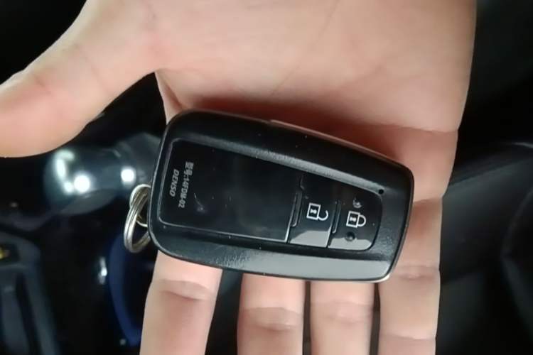 Used Toyota IZOA 2018 2.0L Yichi Version China VI Standard Vehicle Key