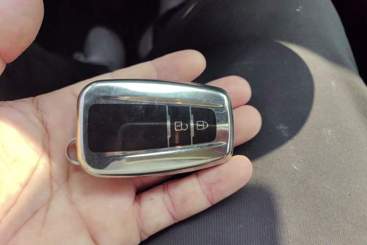Used Toyota IZOA 2018 2.0L Yichi Version China VI Standard Vehicle Key