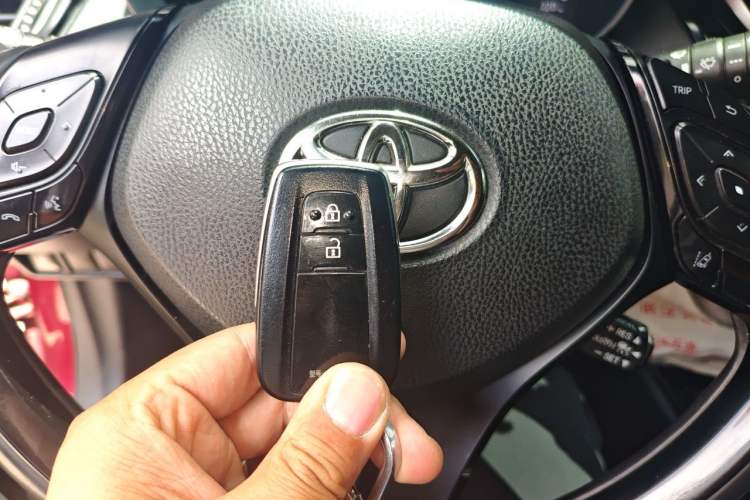 Used Toyota IZOA 2018 2.0L Yixuan Version China V Standard Vehicle Key