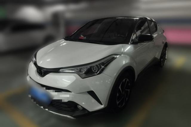 Used Toyota IZOA 2018 2.0L Yixuan Sunroof Version China V Standard