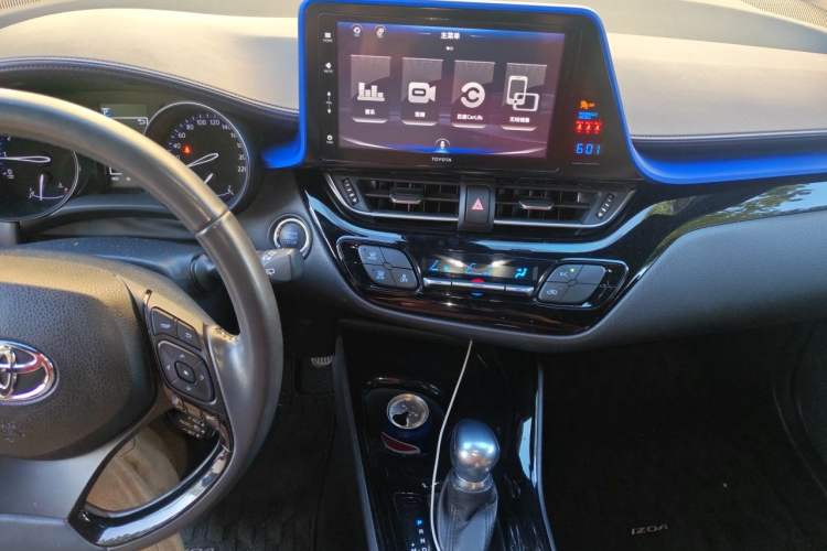 Used Toyota IZOA 2018 2.0L Yichi Version China VI Standard Audio And AC Panel