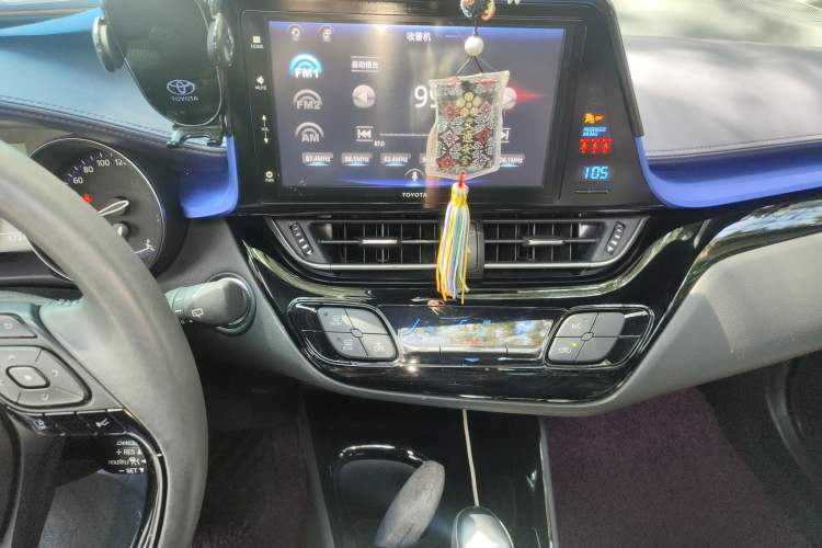 Used Toyota IZOA 2018 2.0L Yichi Version China VI Standard Audio And AC Panel