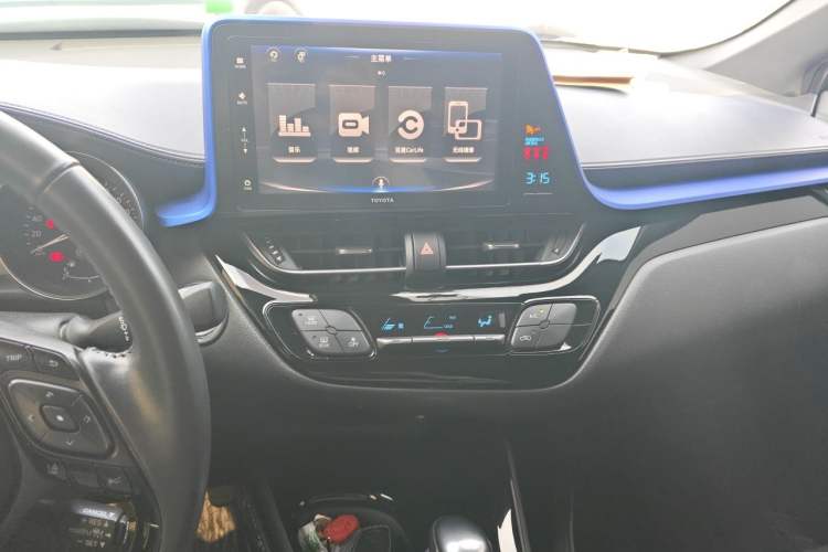 Used Toyota IZOA 2018 2.0L Yichi Version China VI Standard Audio And AC Panel